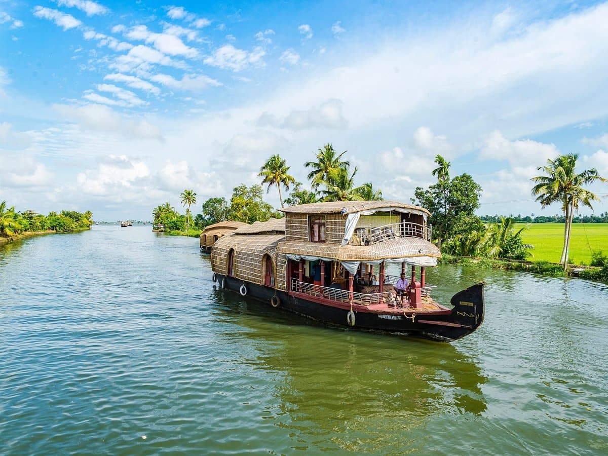 Alleppey Backwaters: 2 Nights / 3 Days Houseboat Cruise